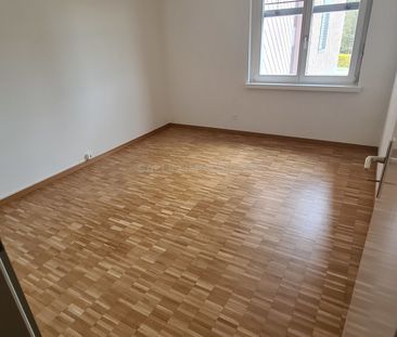 APPARTEMENT DE 5½ PIECES PROCHE DE TOUTES COMMODITES - Photo 3