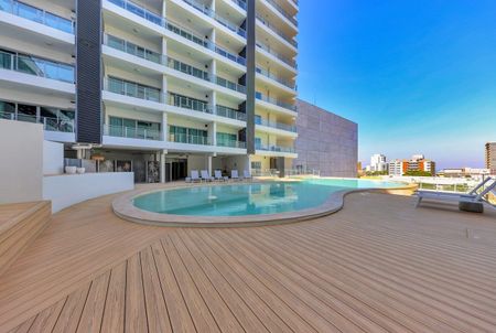 STUNNING FULLY FURNISHED STUDIO APARTMENT - Photo 3