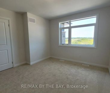 Property For Lease | S9260067 - Photo 4