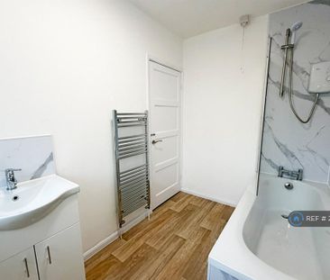 4 bedroom terraced house to rent - Photo 5