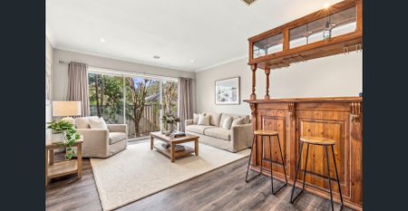 Spacious Single-Level Family Living with Exceptional Entertaining Spaces - Photo 2