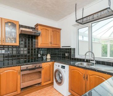 3 bedroom semi-detached house to rent - Photo 2