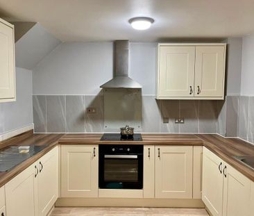 3 bedroom end of terrace house to rent - Photo 1