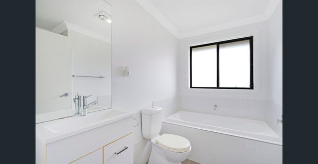 Perfectly Positioned Home Minutes from Maitland - Photo 1