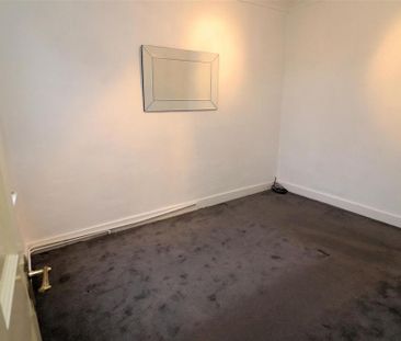 3 bedroom end of terrace house to rent - Photo 4