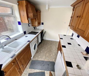 3 bedroom semi-detached house to rent - Photo 5