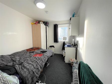 3 bedroom apartment to rent - Photo 3