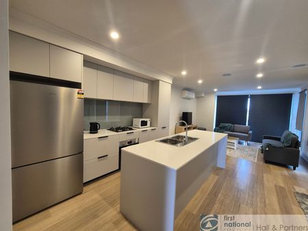 13 Cricklewood Circuit, Narre Warren - Photo 4