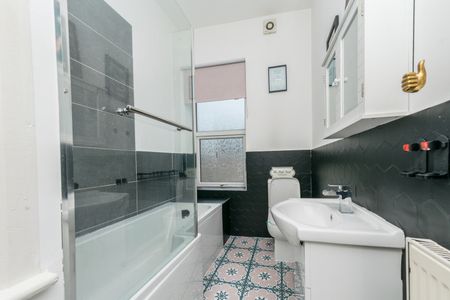 BRIDGE STREET MORLEY LEEDS LS27 0ER - Photo 2