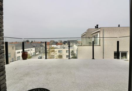 Instapklaar appartement met 2 slpk en groot terras voor 850 EUR/mnd - Photo 4