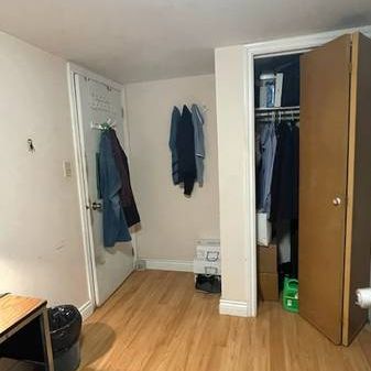 single basement room near Yorkdale Subway station - Photo 3