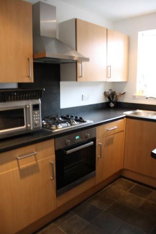 2 bedroom flat to rent - Photo 3