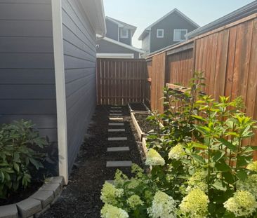 3 Bedroom Upper Unit in Rosewood – Former Showhome - Photo 4