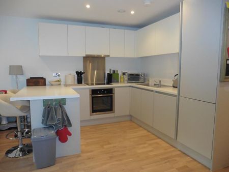 2 bedroom flat to rent - Photo 4