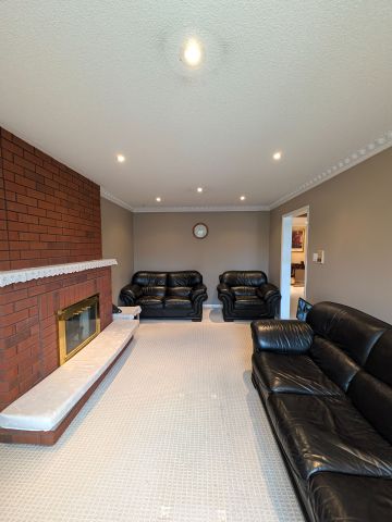 For Lease - 44 Bankview Circle, Toronto, Ontario - Photo 2