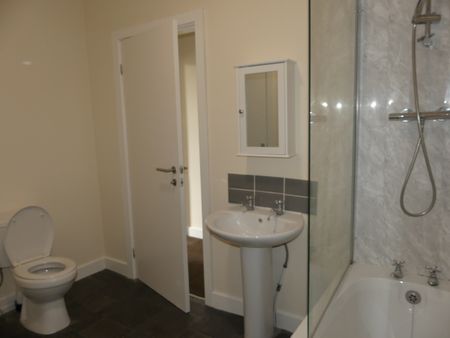 Empress Drive Flat 6 - Photo 4