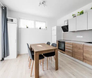 Prostorný byt 1+kk s terasou a předzahrádkou, 41 m - Photo 2