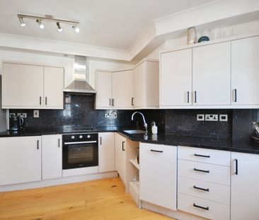 Flat to rent - Pickhurst Lane, Bromley, BR2 - Photo 6