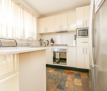 Modern Villa in heart of Ingleburn - Photo 6