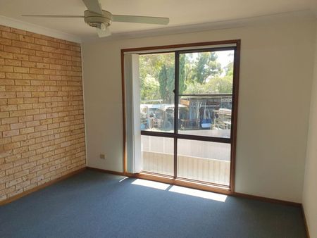 PLEASANT TWO B/r PLACE TO LIVE CLOSE & HANDY TO TOWN - Photo 4