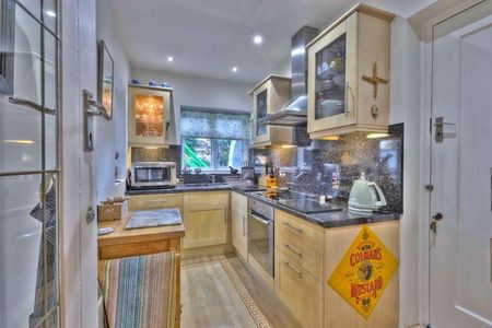 3 bedroom property to rent - Photo 3