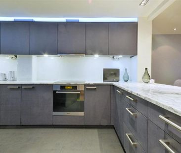 3 bedroom flat to rent - Photo 5