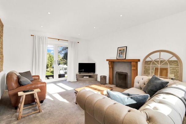 3 bedroom semi-detached house to rent - Photo 1