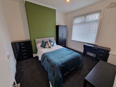 3- Double Affordable Rooms in Salford - Photo 4