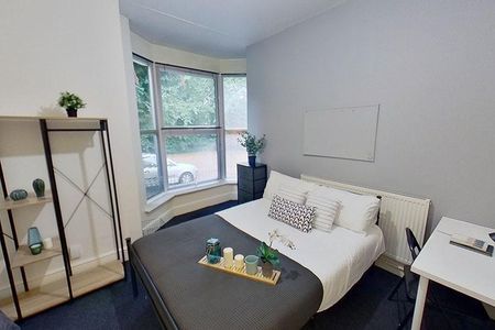 4 bedroom apartment to rent - Photo 2