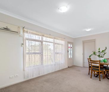 FAMILY HOME IN A PRIME LOCATION! - Photo 2
