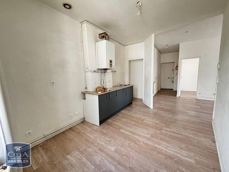 Location Appartement 4 pièces 64m² ST ETIENNE 42000 - Photo 2