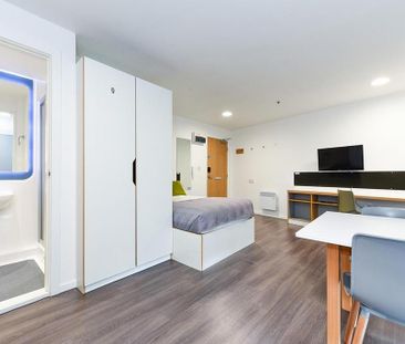 1 bedroom in a flat share to rent - Photo 6