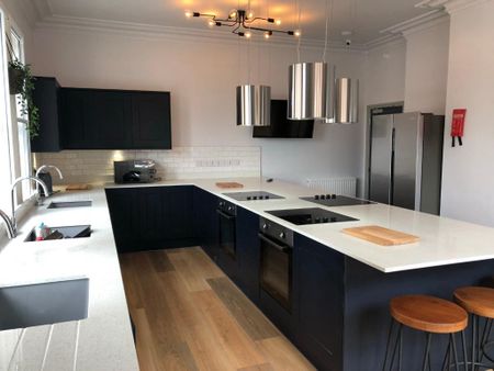 16 bedroom flat to rent - Photo 3