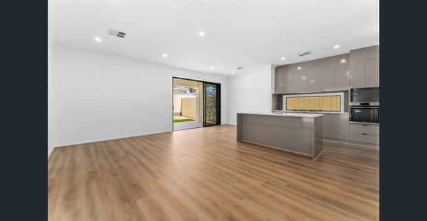 Brand new 3 Bedroom 2 toilet bathroom house! - Photo 1