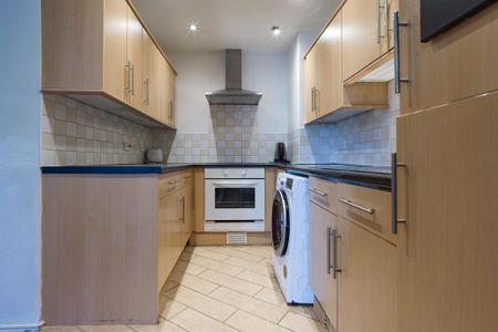 3 bedroom flat to rent - Photo 5