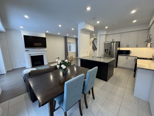 For Lease - 3945 Leonardo Street, Burlington, Ontario - Photo 1