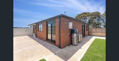 Neat as a pin! - Photo 5