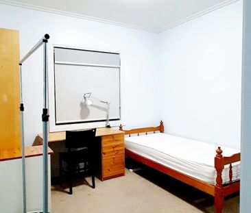 Carlton - Photo 4