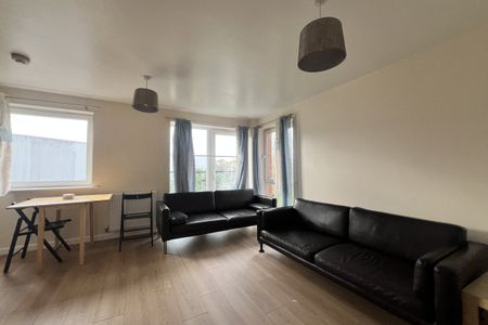 Pavilion Close - Photo 4