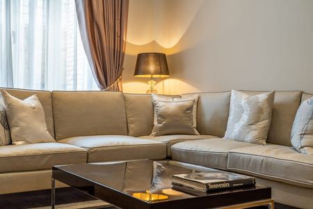 Hertford Street - Photo 2