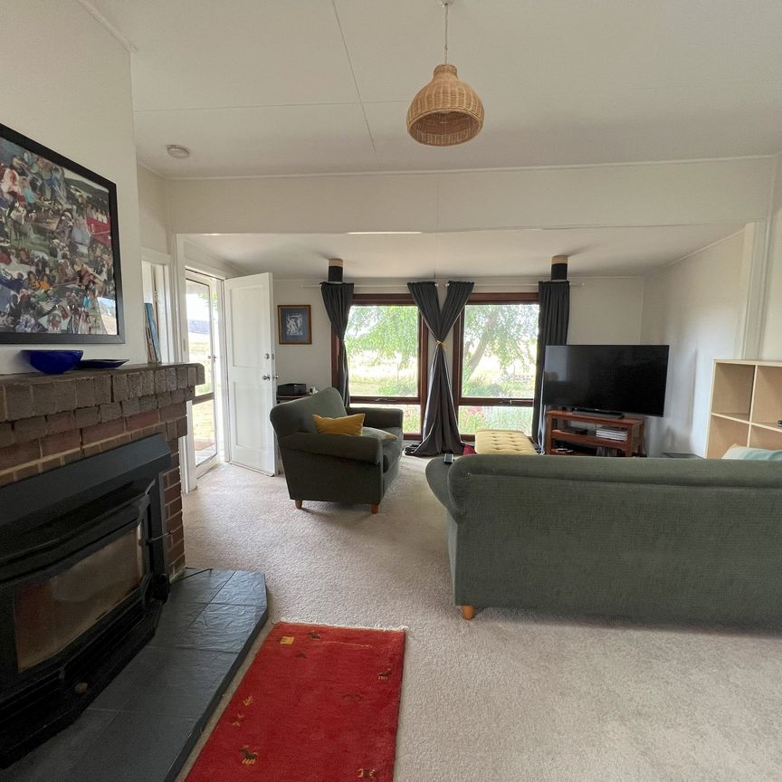 Country Cottage Charm - Photo 1