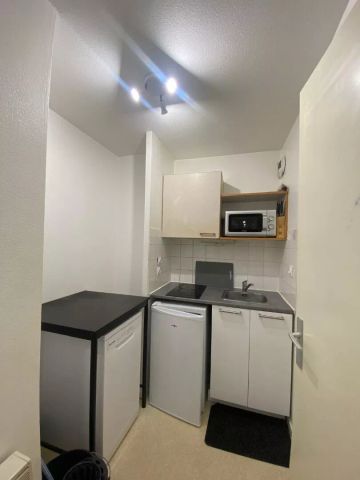 33800 BORDEAUX - APPARTEMENT 2 PIECES A LOUER AVEC UNE PLACE DE PARKING - Photo 2