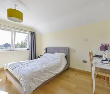 Warren Road Godalming, Surrey - 3 bedrooms Property for lettings - ... - Photo 2