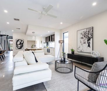 Absolutely Stunning Executive Family Home in Oyster Point - Long le... - Photo 3