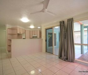 Family Oasis in Kirwan - Your Dream Home Awaits! - Photo 6
