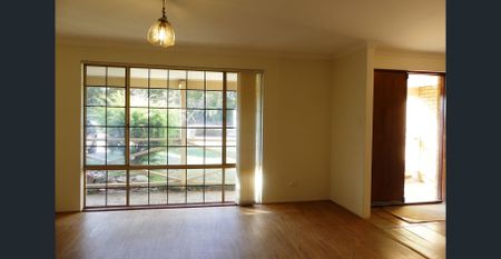 76 Farrington Road, Leeming WA 6149 Spacious 4x2 Family Home for Rent - Photo 4