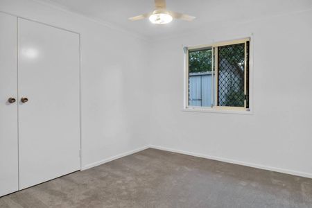 Low-Maintenance Brick Unit in Prime Centenary Heights Location - Photo 3