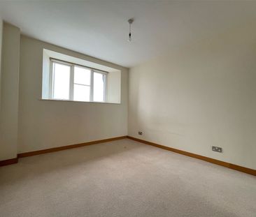 2 Bedroom - Photo 5