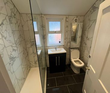 4 Bed Terraced House, Norris Road, RG6 - Photo 5