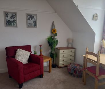 Room in a Shared House, Midanbury Broadway, SO18 - Photo 4